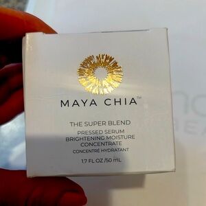 MAYA CHIA THE SUPER BLEND

Pressed Serum Brightening Moisture Concentrate